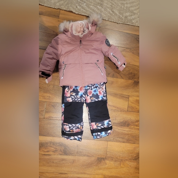 Deux par Deux Snowsuit 2T - Picture 9 of 12